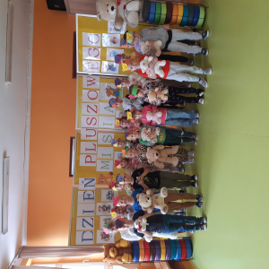 Z misiową dekoracją na sali gimnastycznej