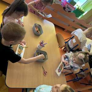 Praca plastyczna -dumny jak paw.