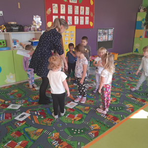 Zabawa rozwijająca inteligencję emocjonalną- małe i duże smutki.